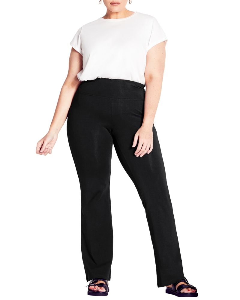 Front of a model wearing a size 22/24 LEGGING PIMA BLEG AV in Black by Aveleisure. | dia_product_style_image_id:297878